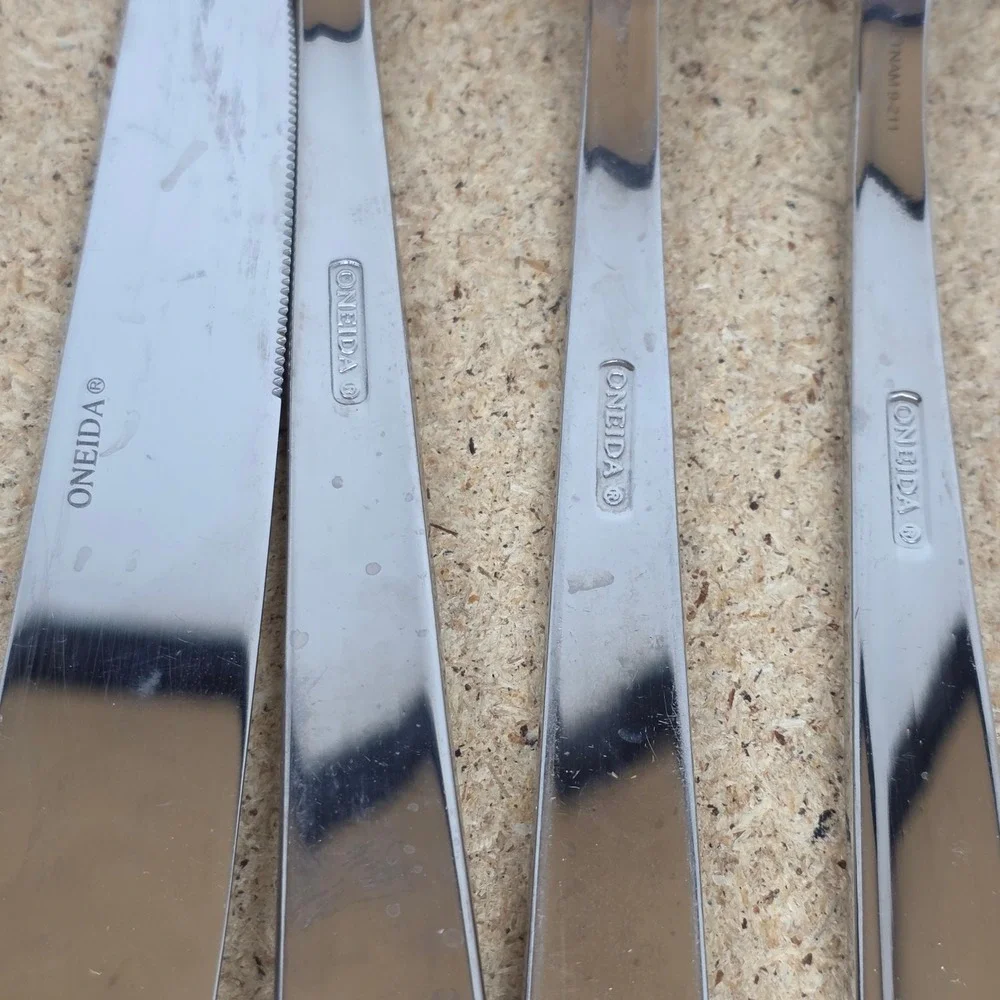 Oneida Icarus Stainless Steel Flatware 4 Piece Set Knife Forks Spoon Replacement